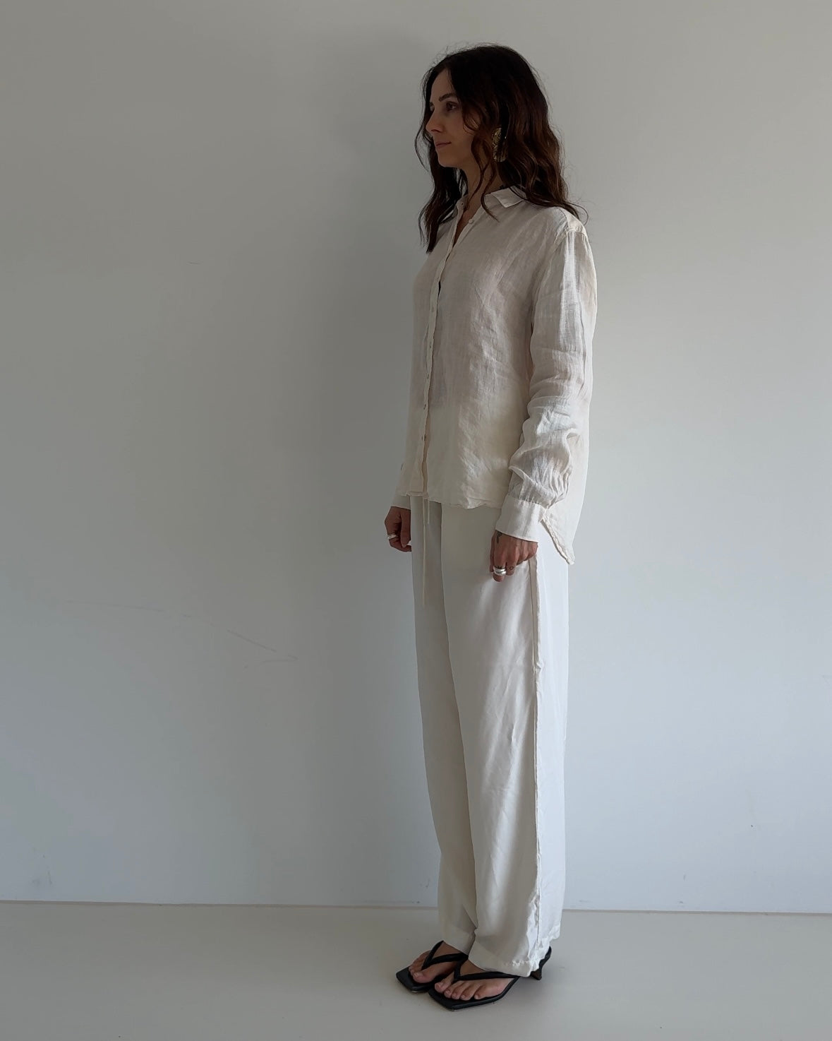 Vintage Linen Button-Up Shirt – Natural Beige
