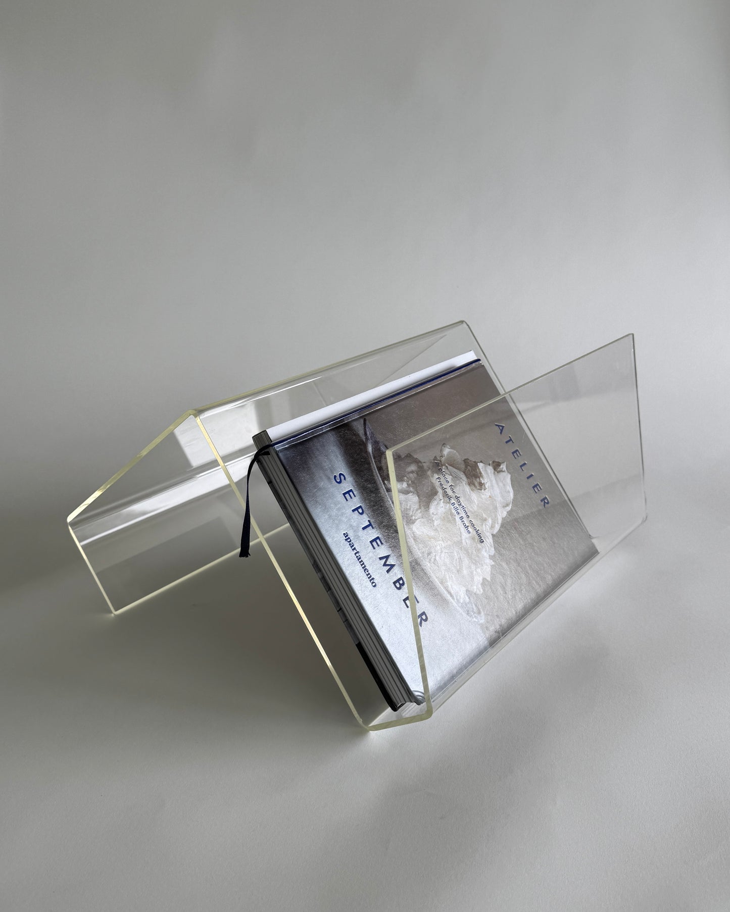 Vintage Minimalist Acrylic Book Stand