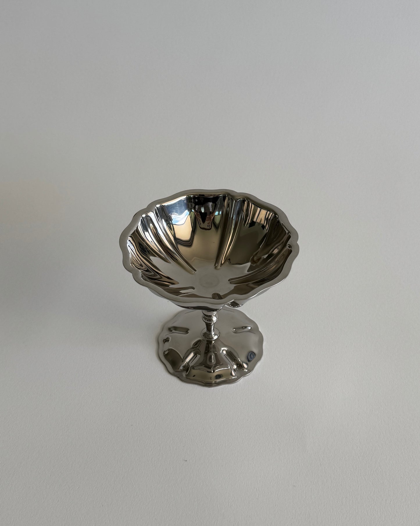 Elegant Pedestal Bowl - Set of 2