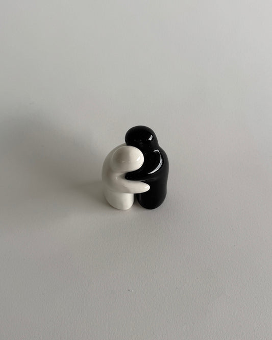Hugging Salt & Pepper Shaker