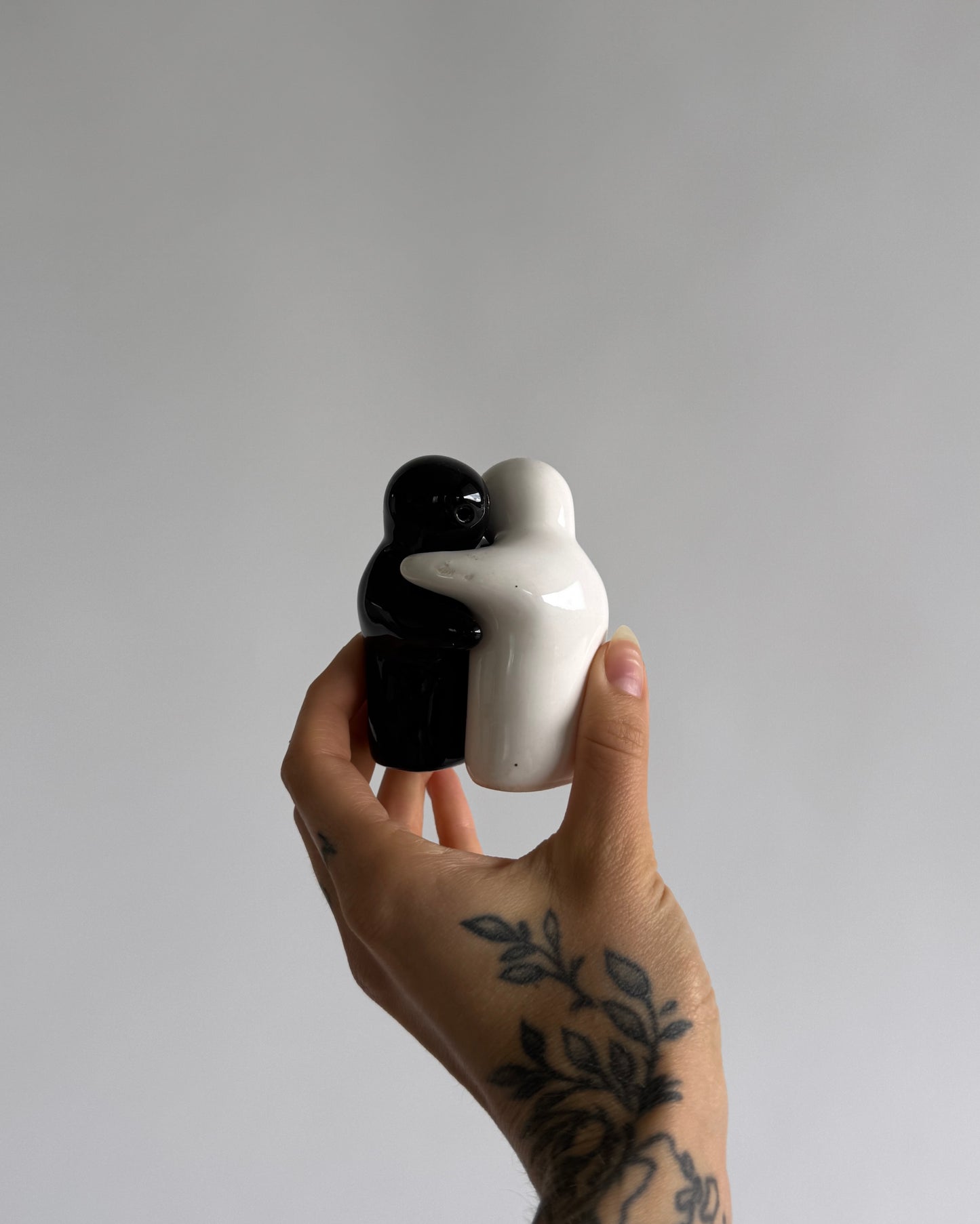 Hugging Salt & Pepper Shaker