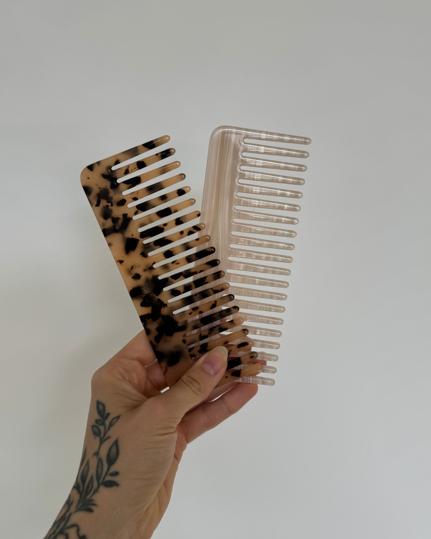 Tamed Comb Leo