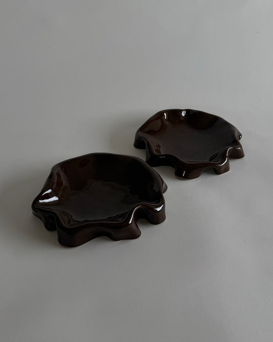 Less Melted Butter Plate Brown - Set of 2