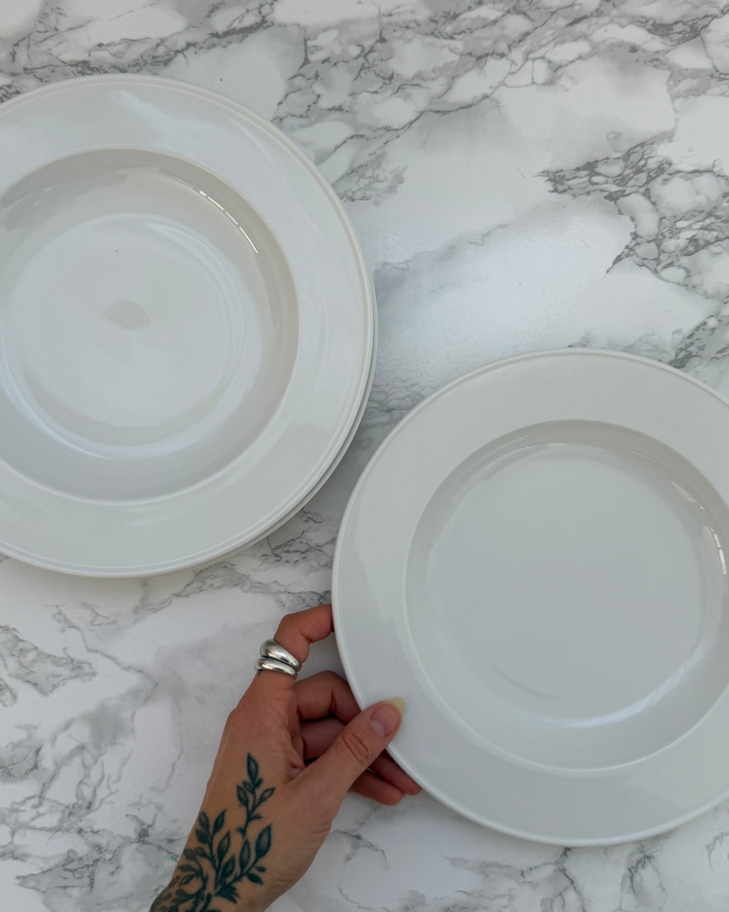 White VIntage Plate - Set of 2