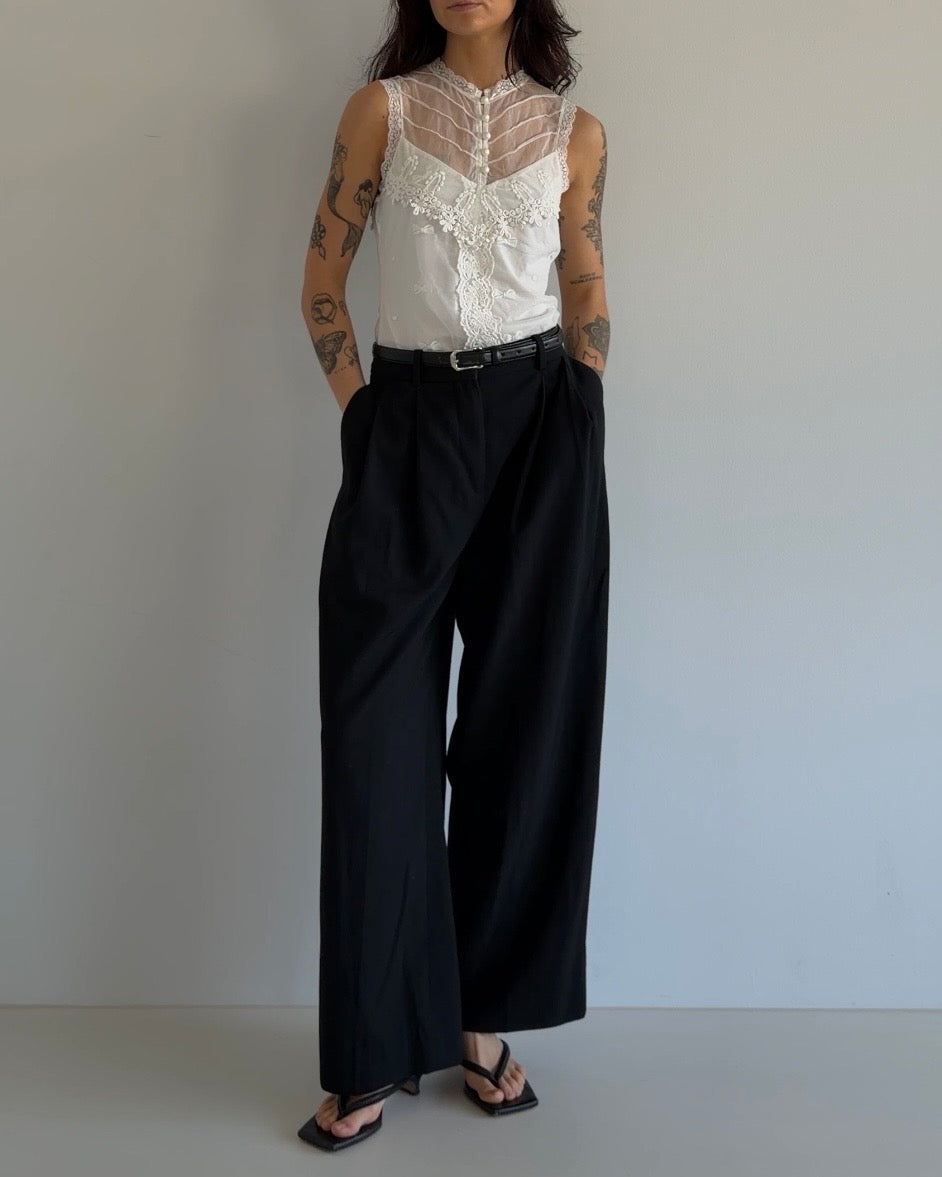 Sleeveless Dreamy Blouse