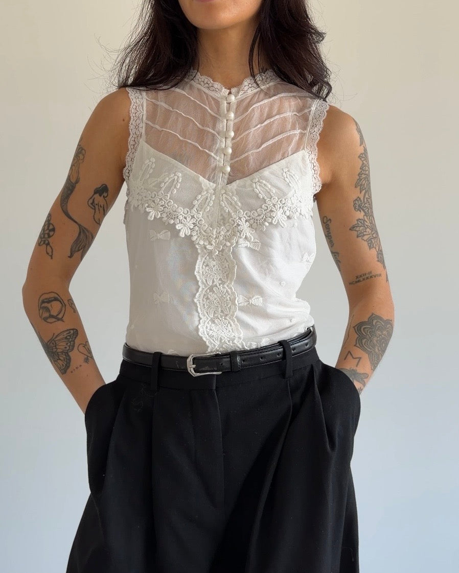 Sleeveless Dreamy Blouse