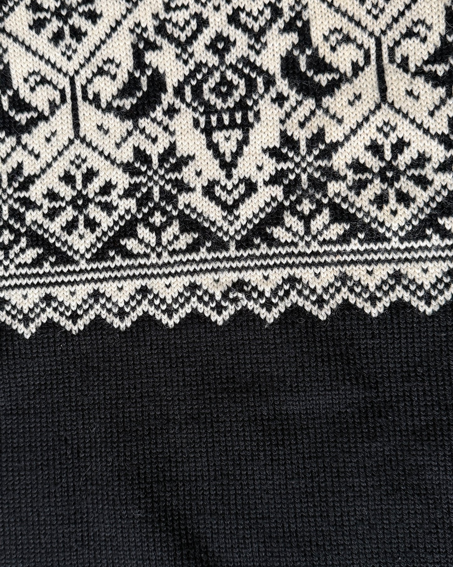 Wool Pullover Black /White