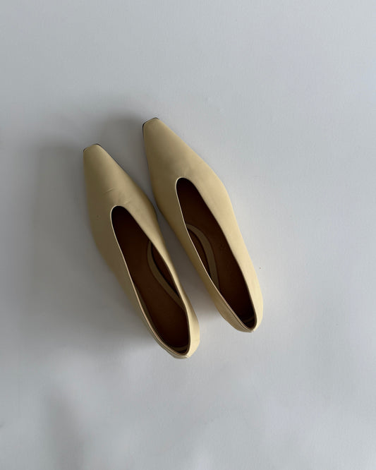 Bottega Veneta Almond Flats in Cream