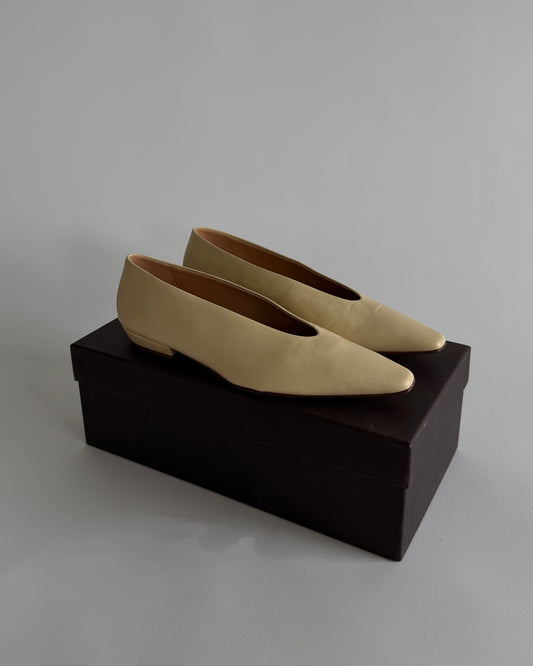 Bottega Veneta Almond Flats in Cream