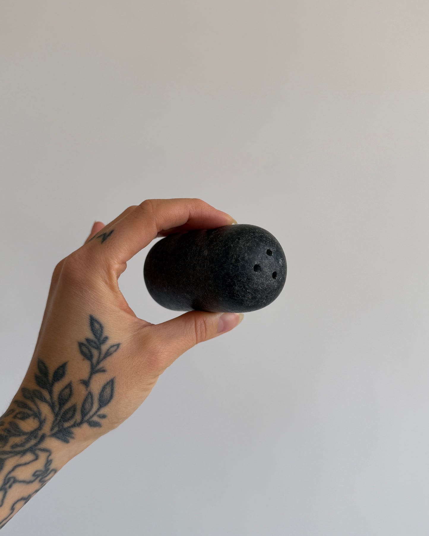 Dark Stone Salt & Pepper Shakers – Minimalist Sculptural Set