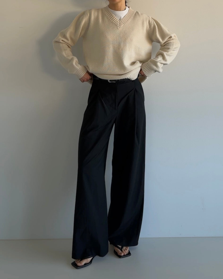 V-Neck Pullover in Cream