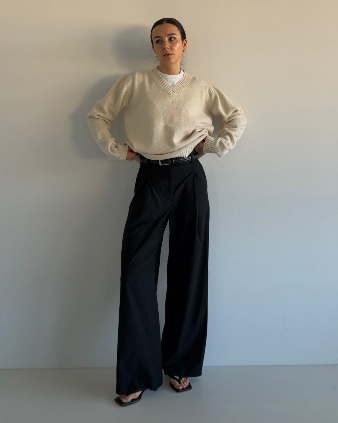 V-Neck Pullover in Cream