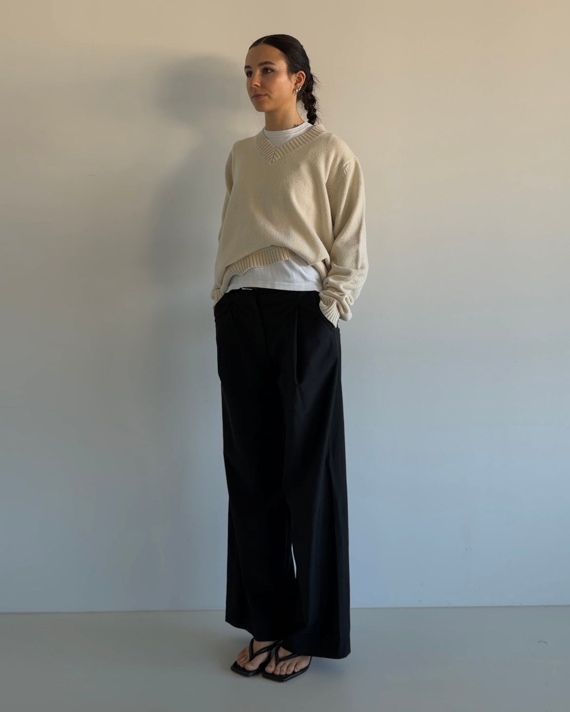 V-Neck Pullover in Cream