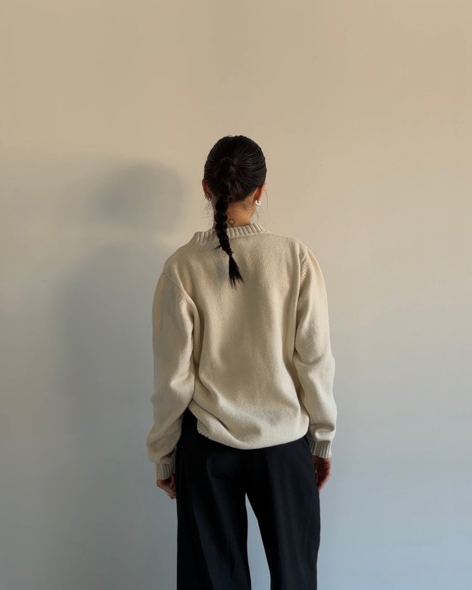 V-Neck Pullover in Cream