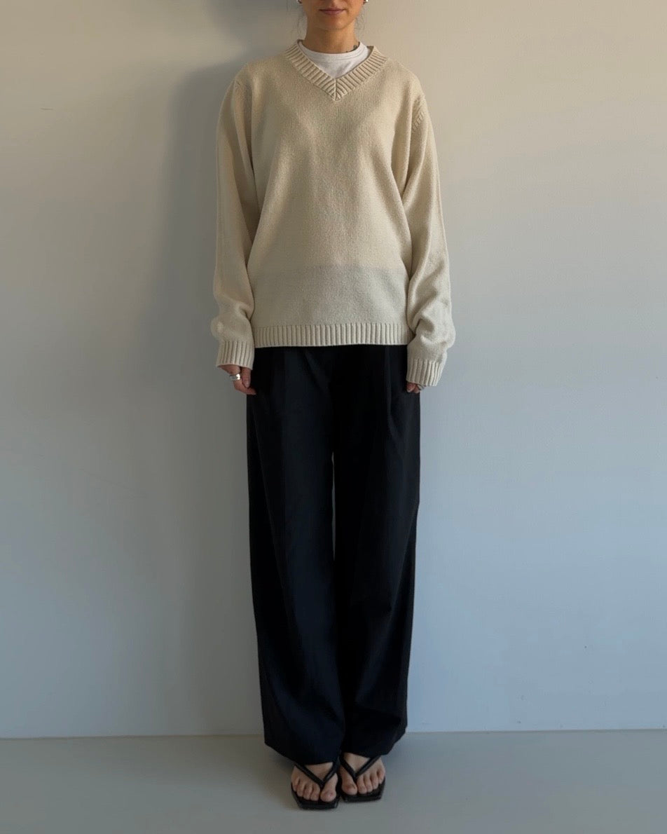 V-Neck Pullover in Cream
