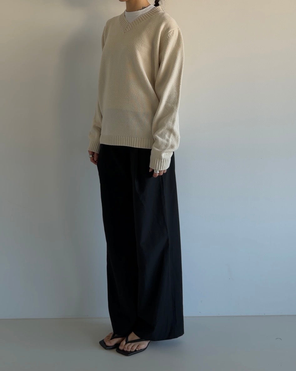 V-Neck Pullover in Cream