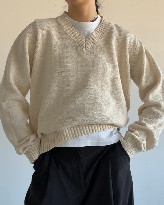 V-Neck Pullover in Cream