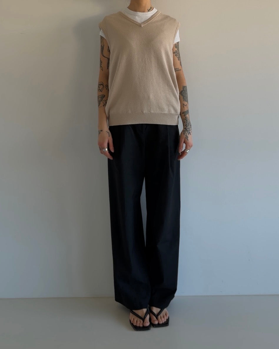 Lined Sleeveless Sweater  V-Neck