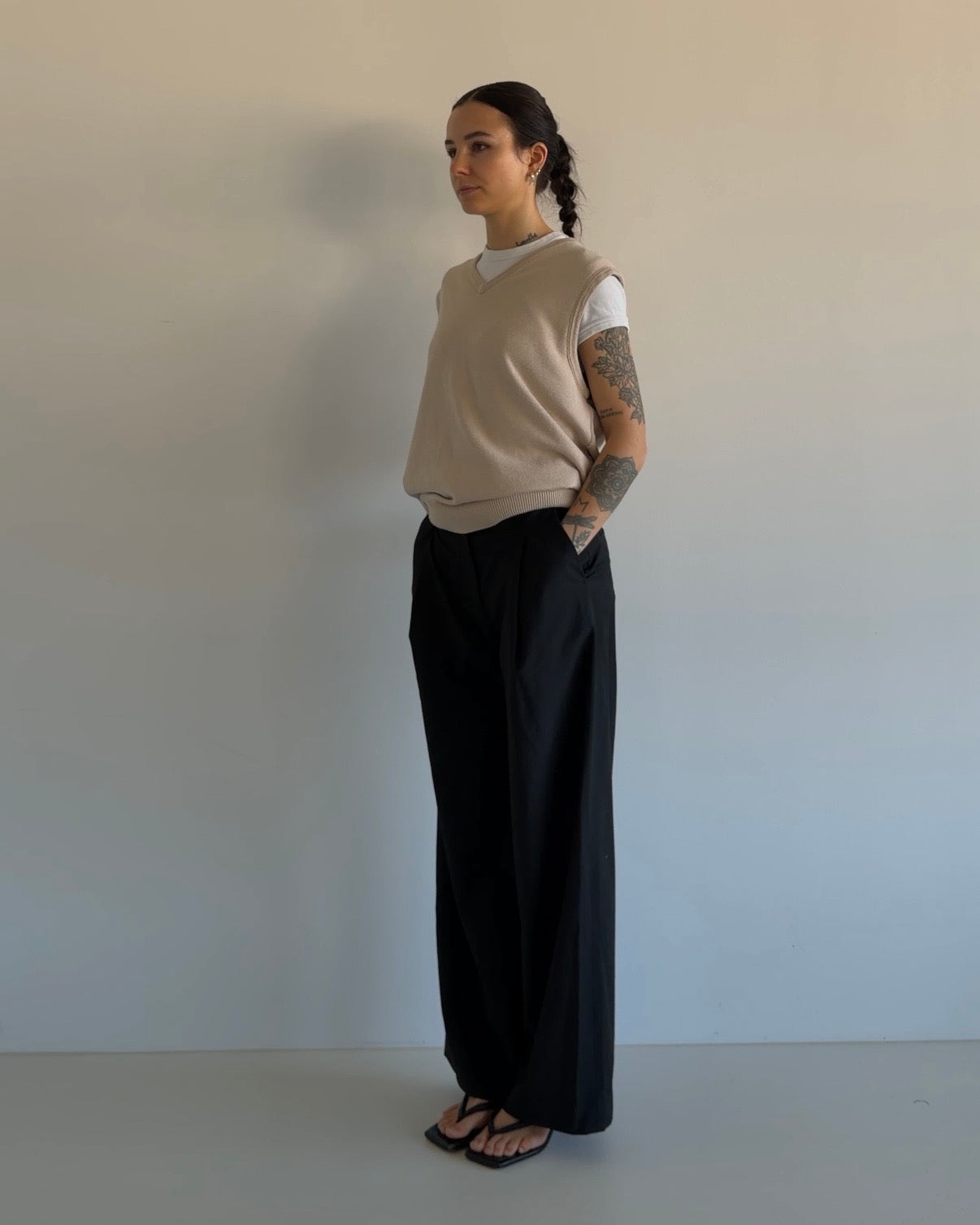 Lined Sleeveless Sweater  V-Neck