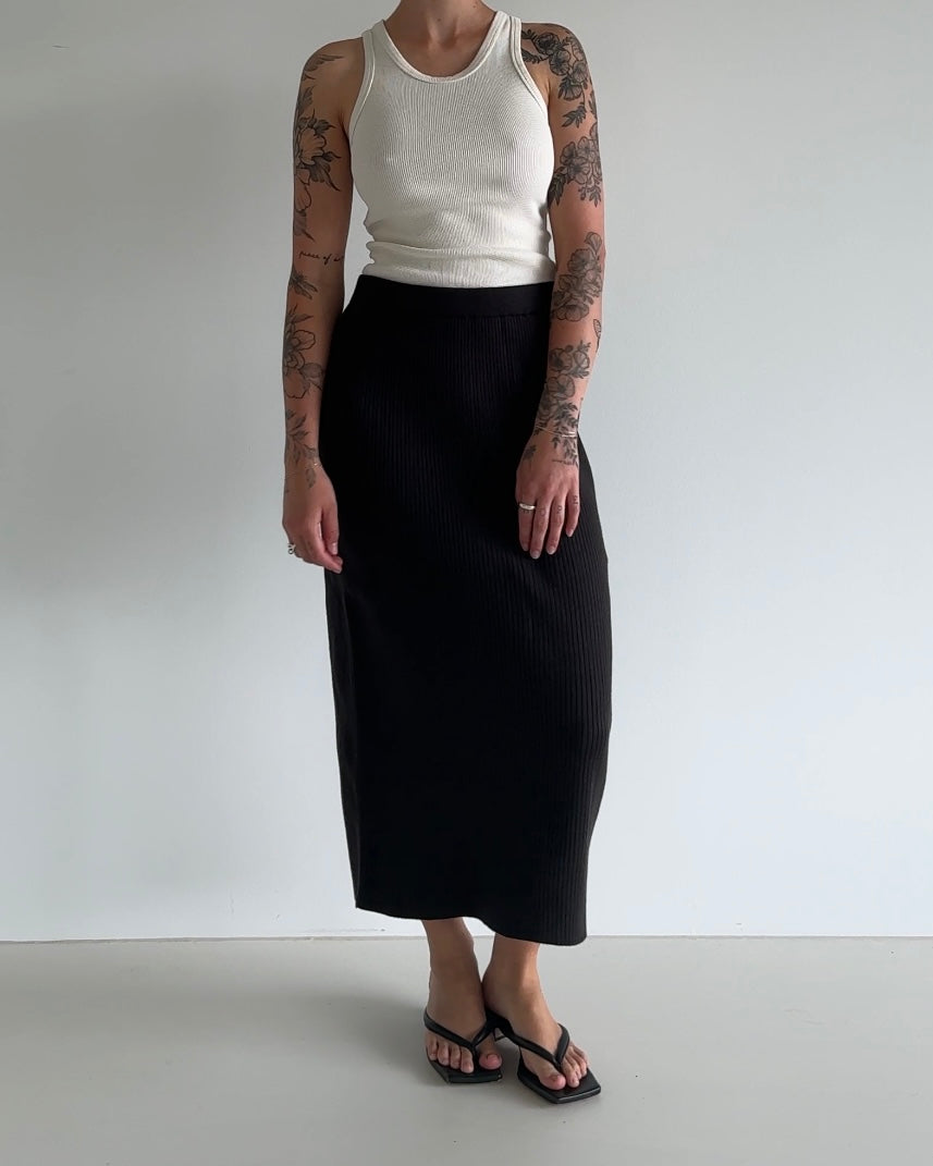 Ribbed Maxi Skirt