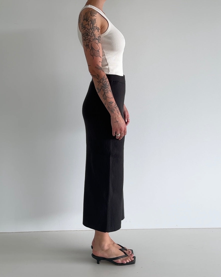 Ribbed Maxi Skirt